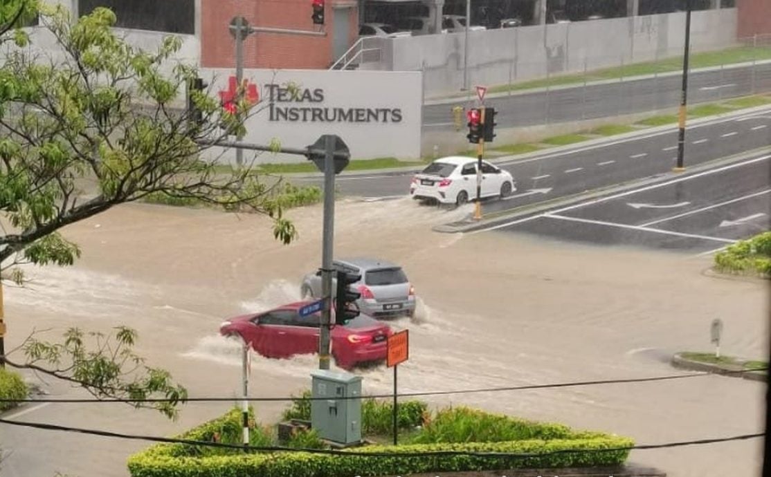 (古城第三版主文)豪雨来袭·甲市区多处汪洋