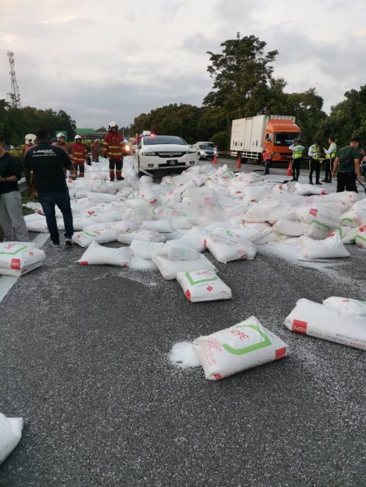 (古城第二版主文,请用此取代文)化学原料散落一地,休旅车闪避不及撞上