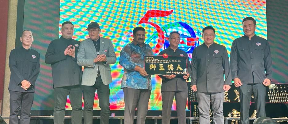 (古城第五版主文)山姆根:甲拟5年内提升31体育场地