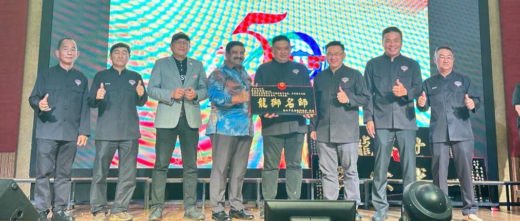 (古城第五版主文)山姆根:甲拟5年内提升31体育场地