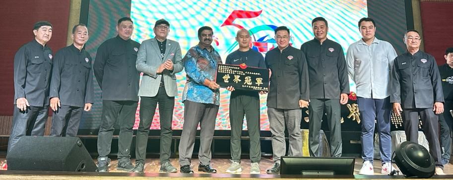 (古城第五版主文)山姆根:甲拟5年内提升31体育场地