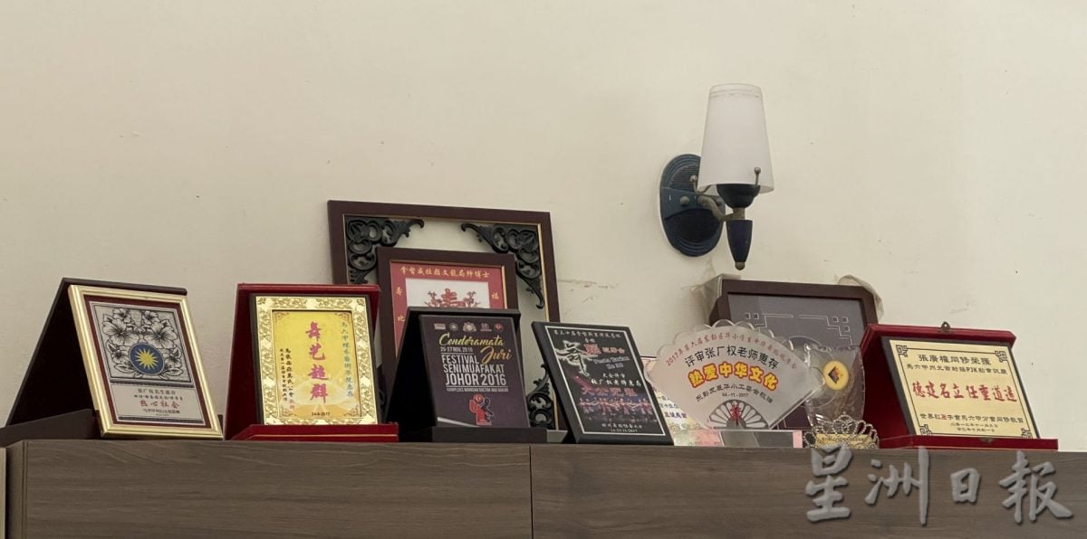 (古城第五版主文)父母中风 舞蹈学院归零·艺术工作者值夜班赚钱