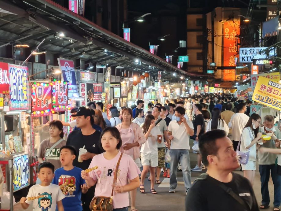 (古城第五版主文)颜天禄考察台湾逢甲国际观光夜市