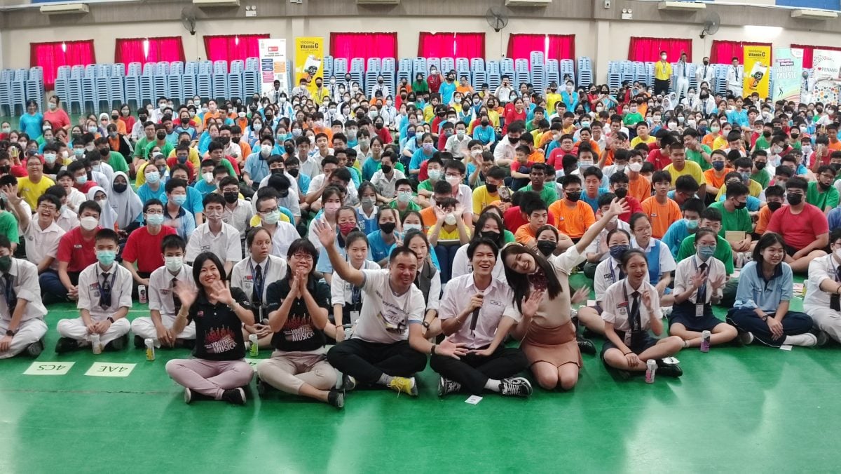 (大北马)孙意志带领网红和艺人进校园