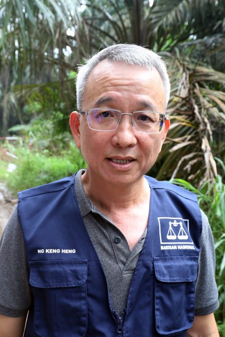 (已签发)柔:挖沟封路影响农作物运输,乌鲁地南小园主展开联署行动