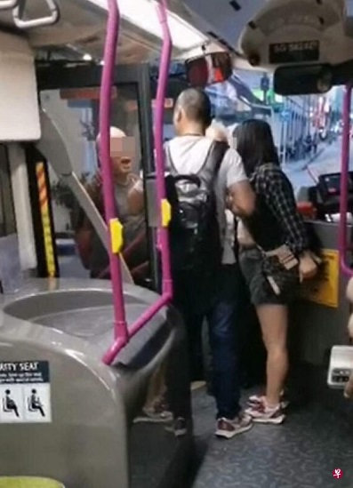 (已签发)柔:狮城二三事:差点赶不上巴士 男女大闹爆粗骂车长