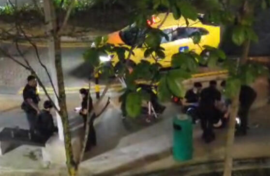 （已签发）柔：狮城二三事：搭德士不给钱 青年拳打德士叔