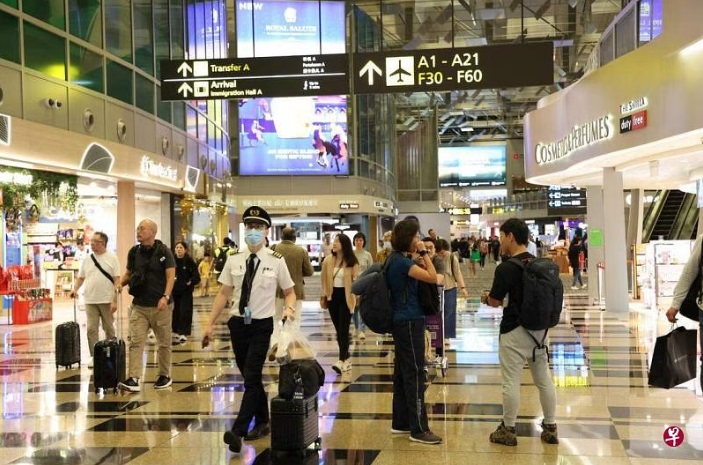 (已签发)柔:狮城二三事:樟宜机场6月乘客量 3年多来首次破500万