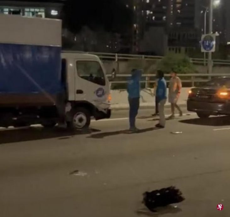 (已签发)柔:狮城二三事:涉及5车连环撞 摩托车骑士伤重不治