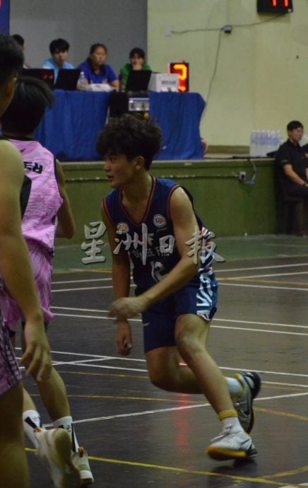 Joe出征亚庇篮球赛 曹格父亲到场打气