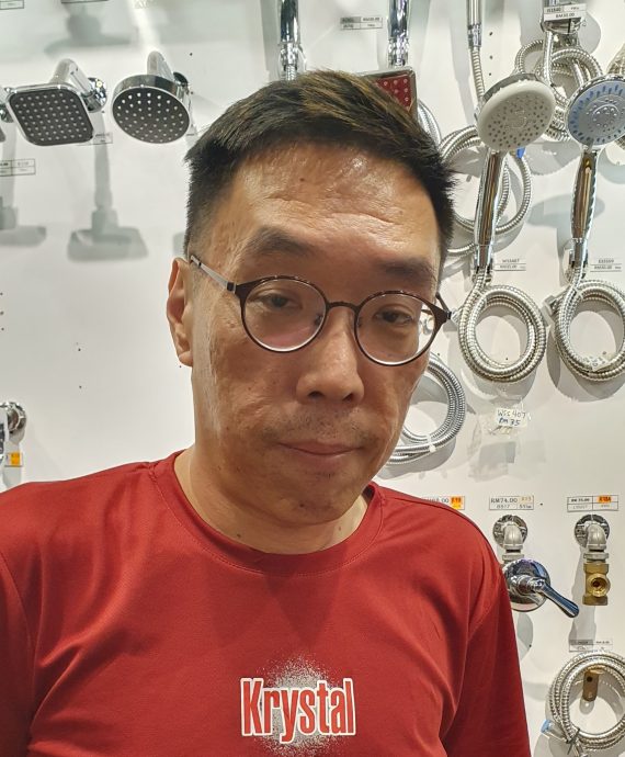 NS封面主文/马币贬值、产品成本可能上涨,业者:市场已转淡,没囤货必要