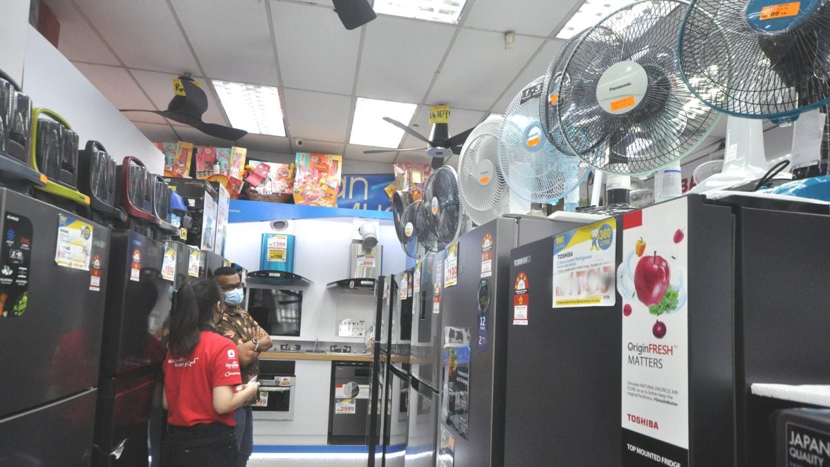 NS封面主文/马币贬值、产品成本可能上涨,业者:市场已转淡,没囤货必要