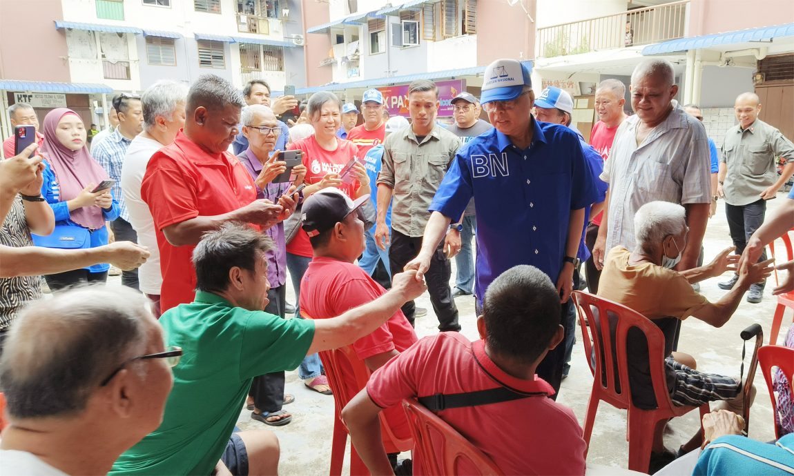 NS庇朥 / 前首相依斯迈沙比利为昔日老同学依斯迈拉欣助选,望中选新那灵区。