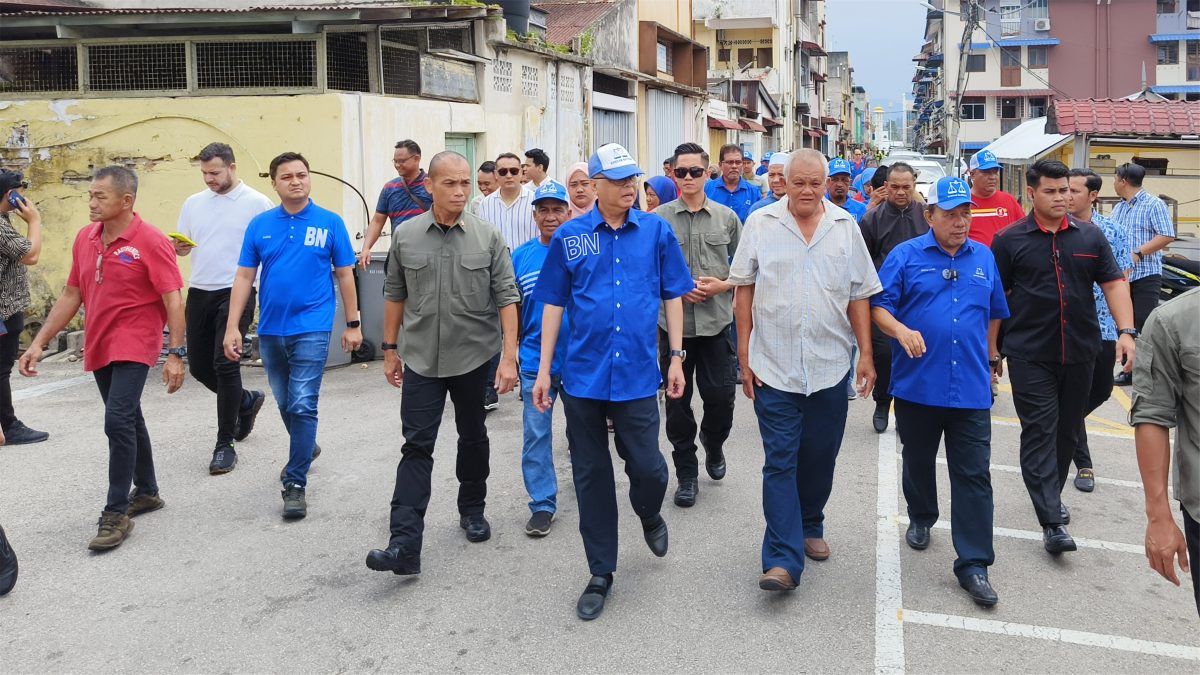NS庇朥 / 前首相依斯迈沙比利为昔日老同学依斯迈拉欣助选,望中选新那灵区。