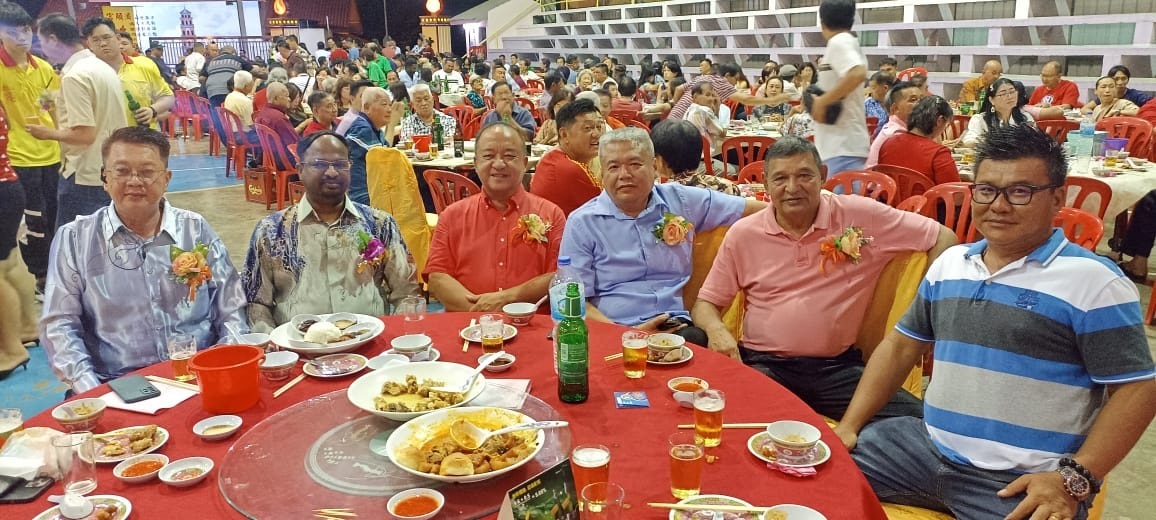 NS淡边/为州选热身,民政淡边区妇女组主席赴宴大派冠病检测试剂盒