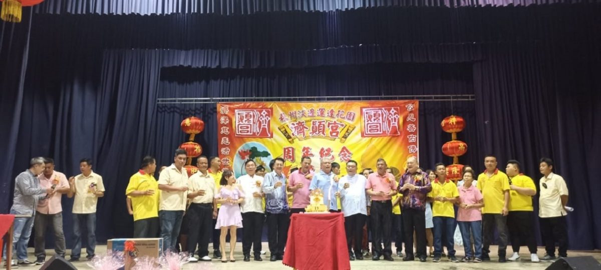 NS淡边/为州选热身,民政淡边区妇女组主席赴宴大派冠病检测试剂盒