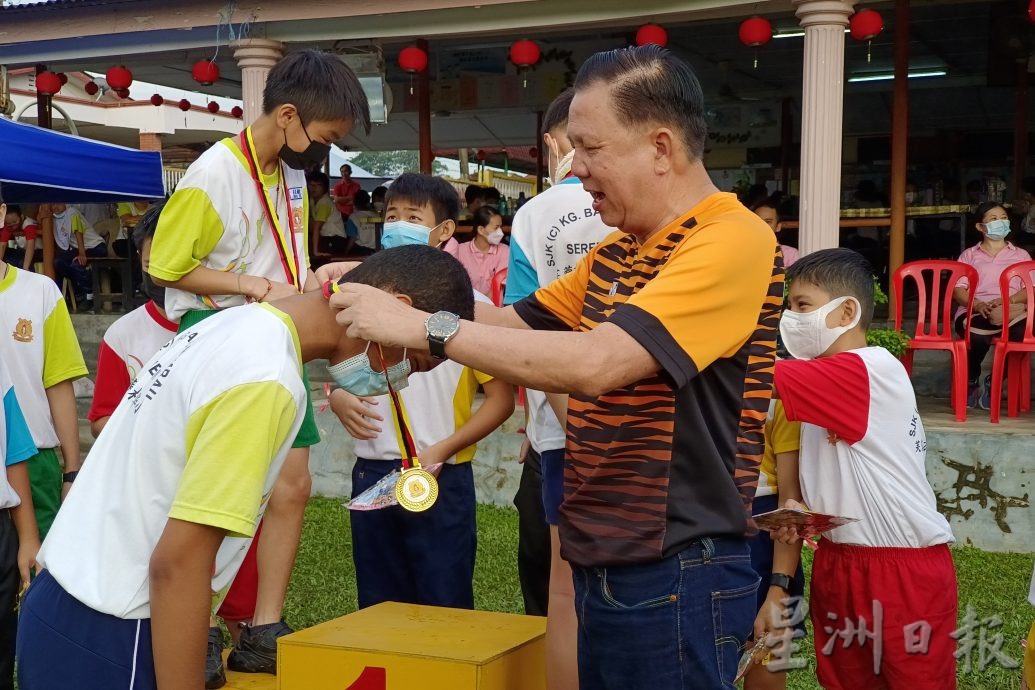 NS芙蓉/叶耀荣:越野赛跑强身健体,也能让学生接触大自然