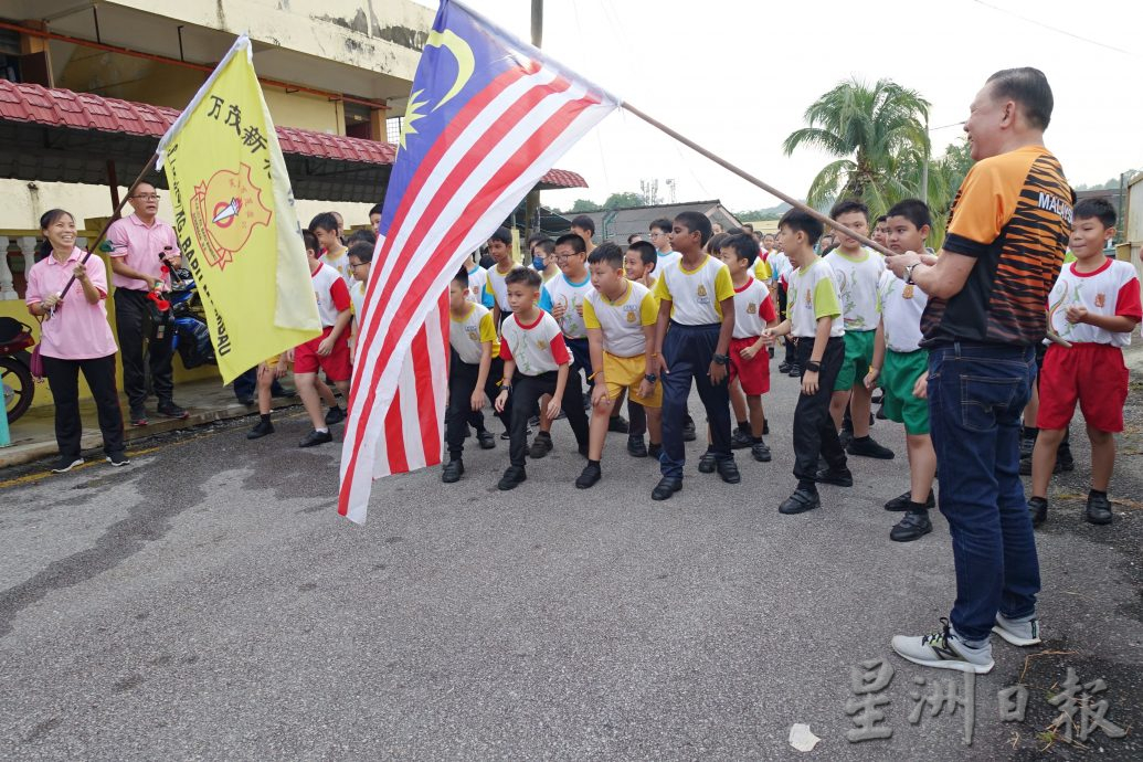 NS芙蓉/叶耀荣:越野赛跑强身健体,也能让学生接触大自然