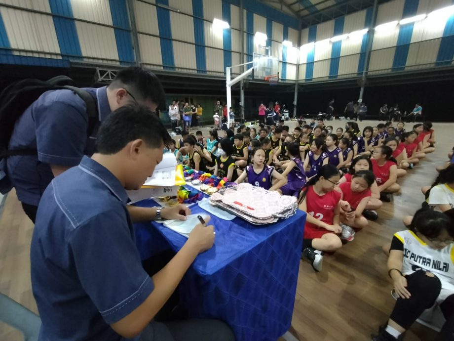 ns芙蓉：谢琪清拨款设学联篮球奖金制