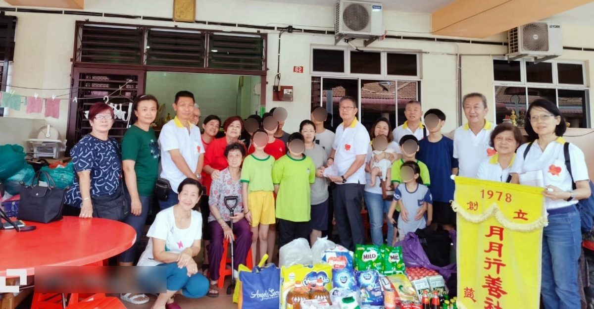 小贩突然骤逝，遗下妻子及10名儿女面对经济难题