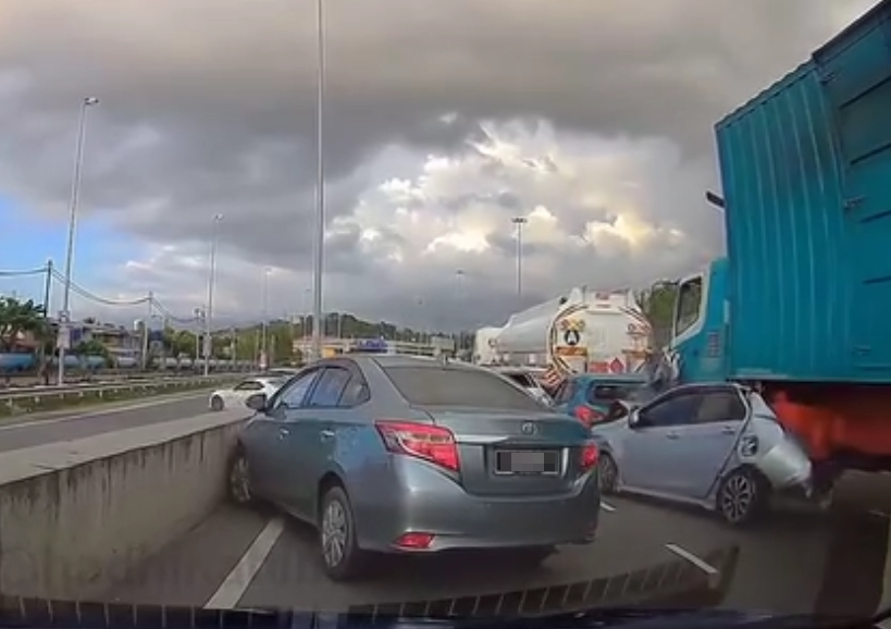 7车连环撞 罗里从后碾压 27岁嘉籍女司机惨死