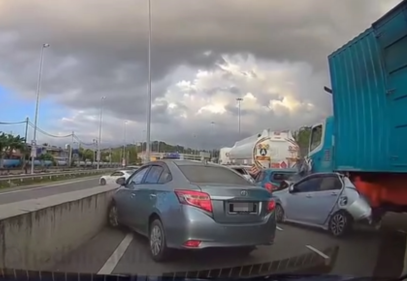 7车连环撞 罗里从后碾压 27岁嘉籍女司机惨死