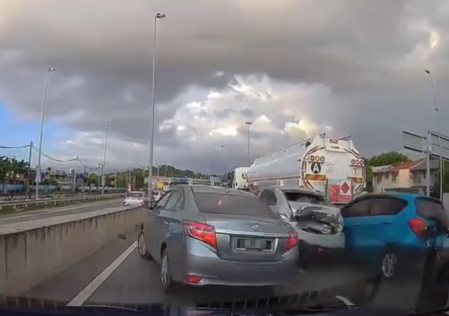 7车连环撞 罗里从后碾压 27岁嘉籍女司机惨死