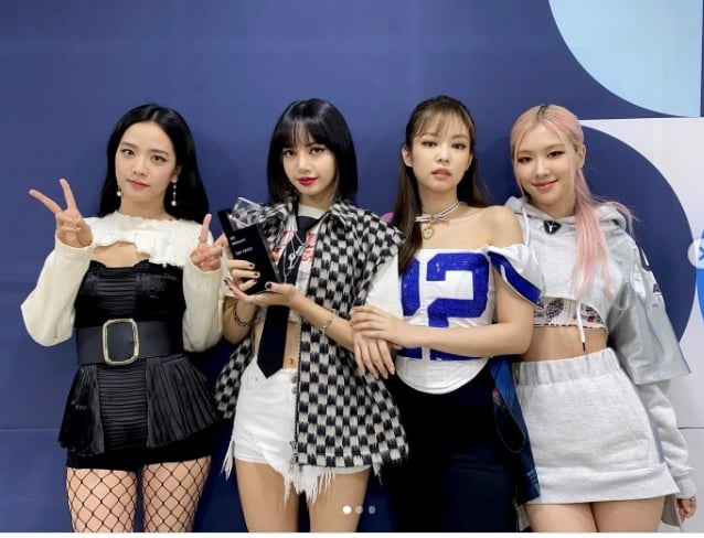 BLACKPINK续约金曝每人522万 粉丝不满骂抠压榨