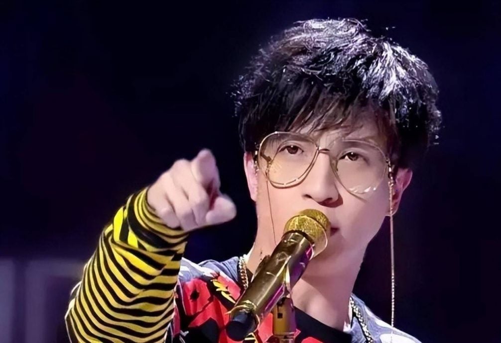 ​中国选秀黑幕重重 ​薛之谦摔麦戳破造假