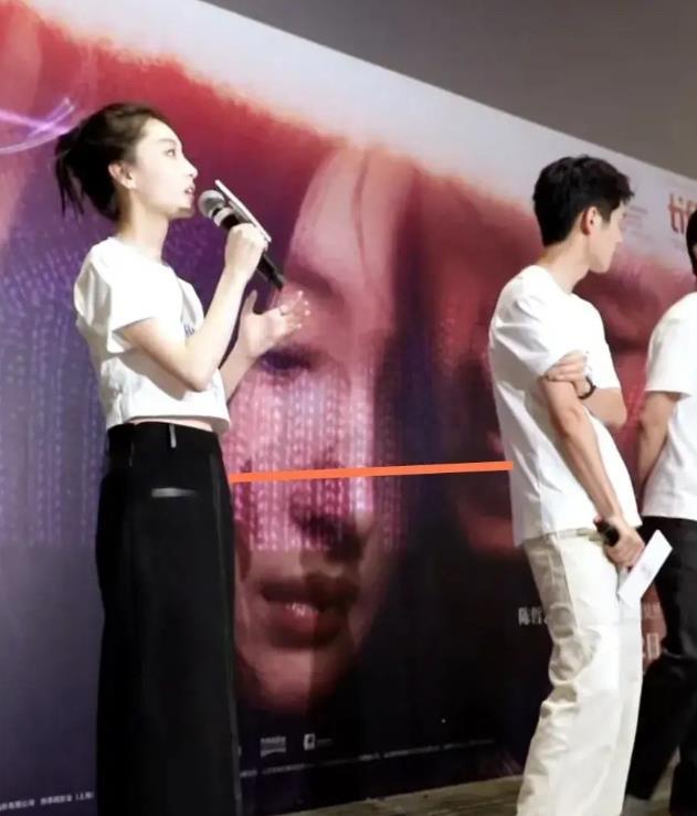 ​屡传交往急避嫌？ 周冬雨刘昊然同台零互动