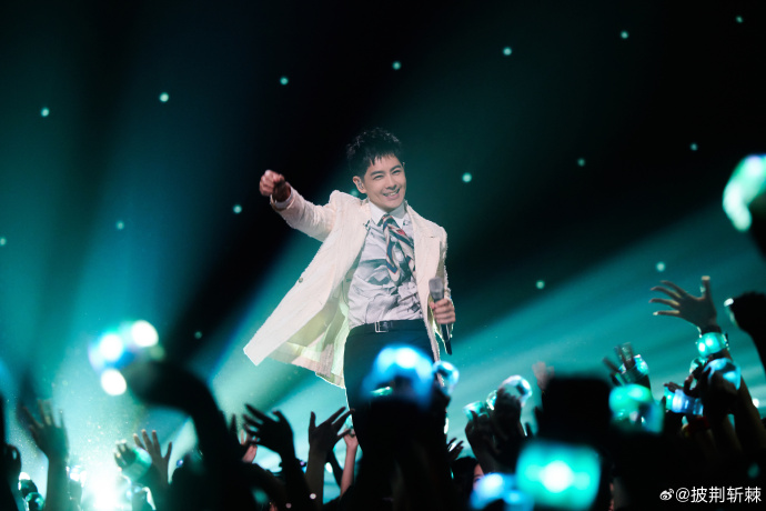 林志颖登《披荆斩棘》获特权 网狂赞比《好声音》贴心