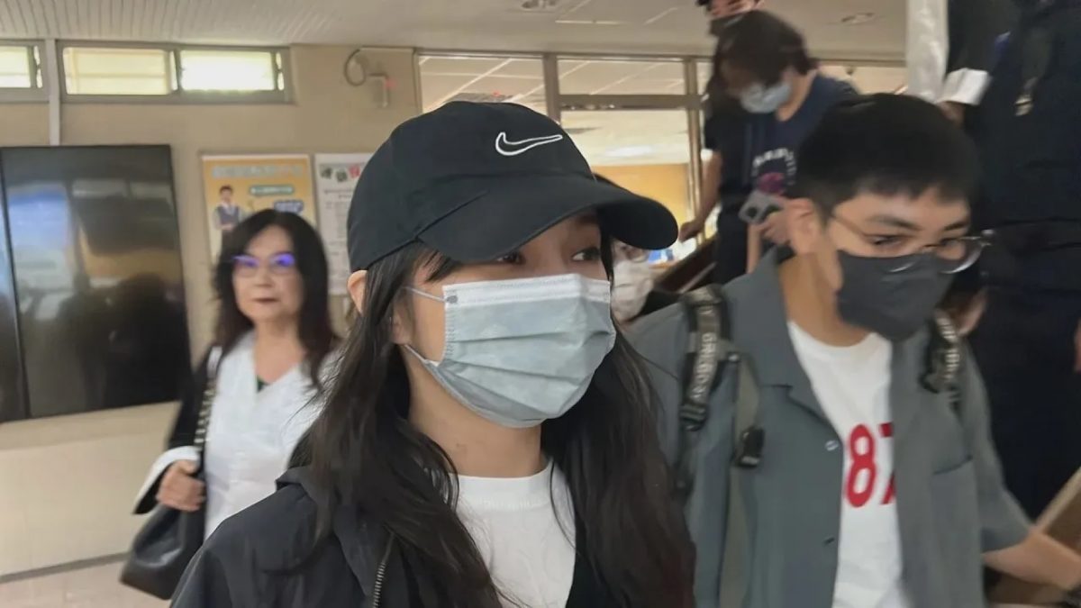 詹雯婷遭恩师控诬告 出庭玩分身术