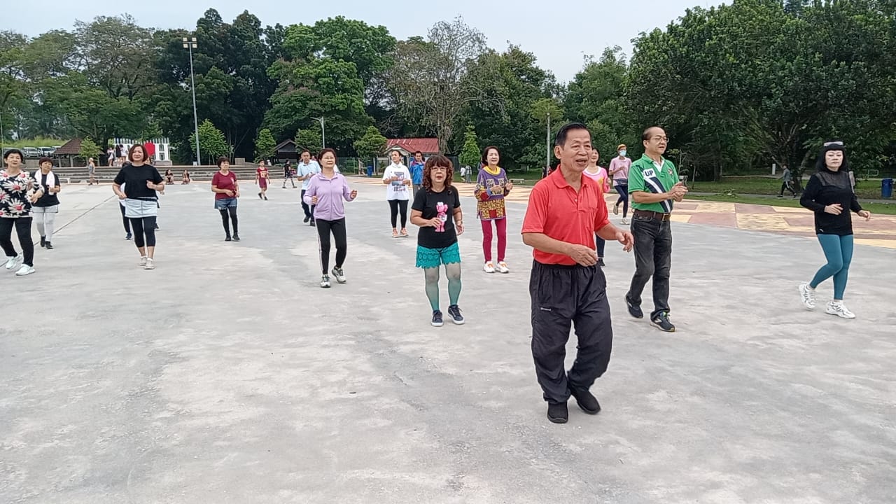 ★8月17日见报/有故事的人:只想舞出健康