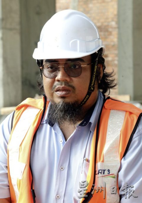 【与热为伍/01】烈日下的工地,工人自有一套防暑法宝!