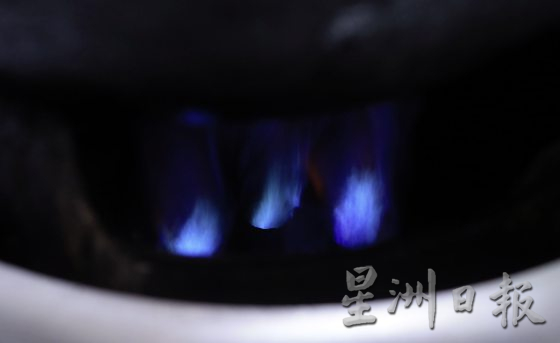 【与热为伍／02】200℃的“烤”验──高温煮炒，厨师如何化热为凉？