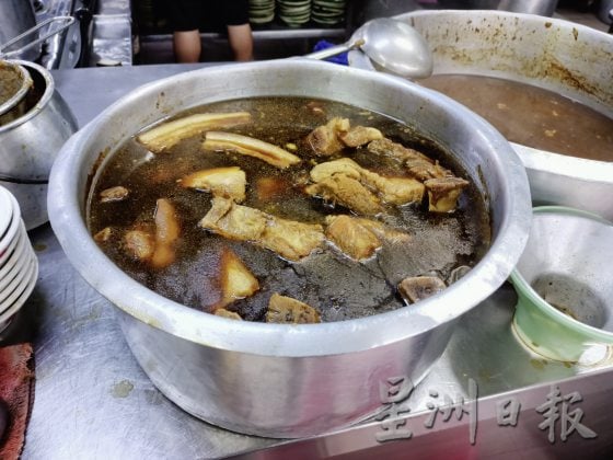 【食谈肉骨茶/02】创新肉骨茶,刷新味蕾的体验