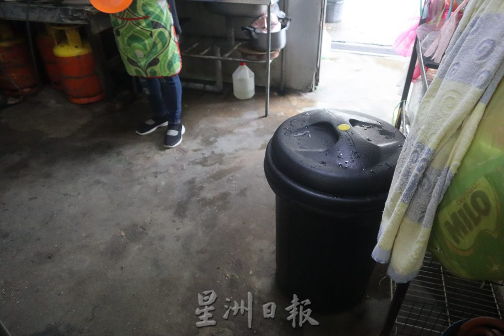 东01：我有话说：吉兰丹州水供问题有多严重？除了有居民试过连续3周断水外，话望生部分地区更是长达数年“间歇性供水”，即限时供水！