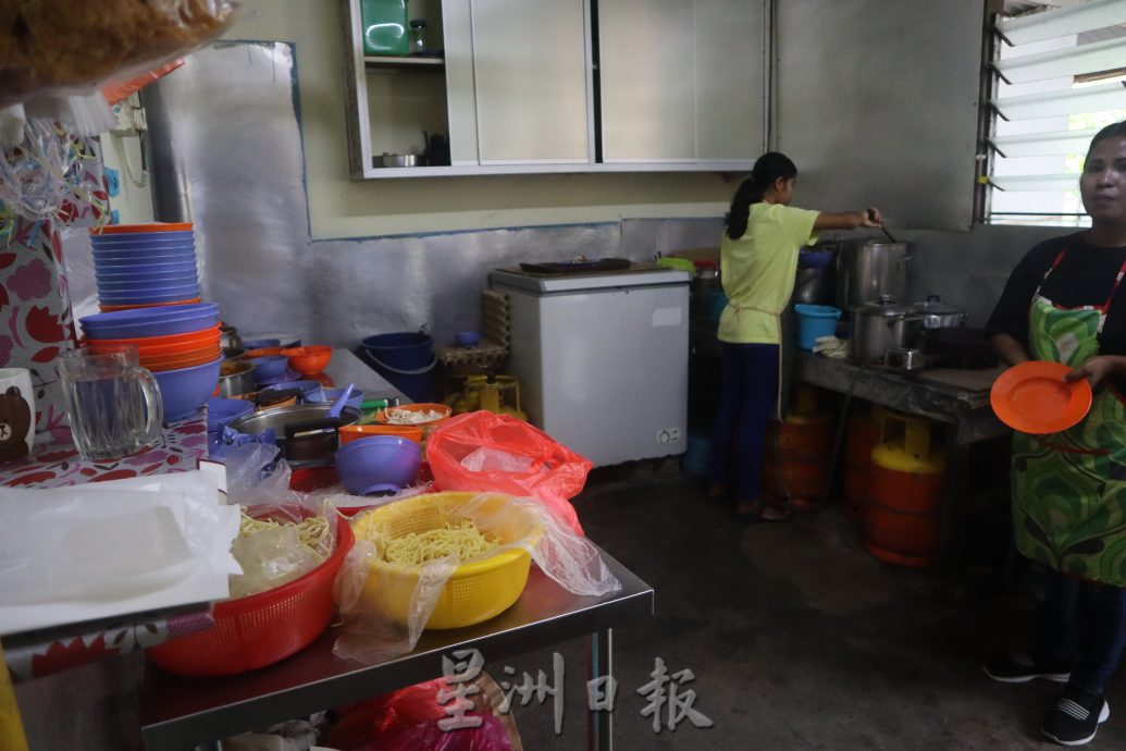 东01:我有话说:吉兰丹州水供问题有多严重?除了有居民试过连续3周断水外,话望生部分地区更是长达数年“间歇性供水”,即限时供水!