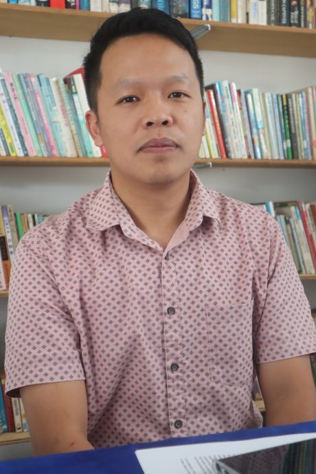 东1:关丹市停车位服务由市政厅及关丹电子停车收费机供应商联营,州议员认为,市政厅有必要作出公开及透明的交代。