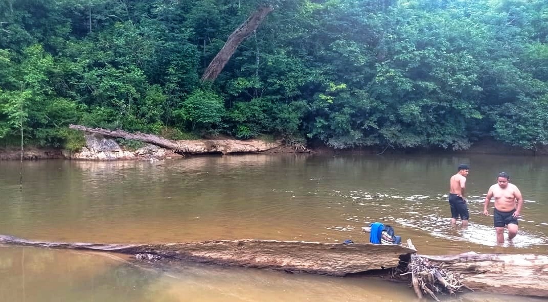 东/丹警方:男子在乐比河溺毙。