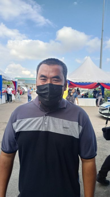 东:候选人公布个人资产,选民表示欢迎。