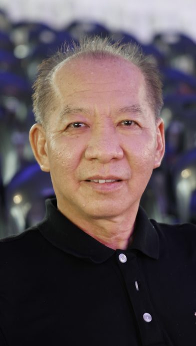 东:候选人公布个人资产,选民表示欢迎。