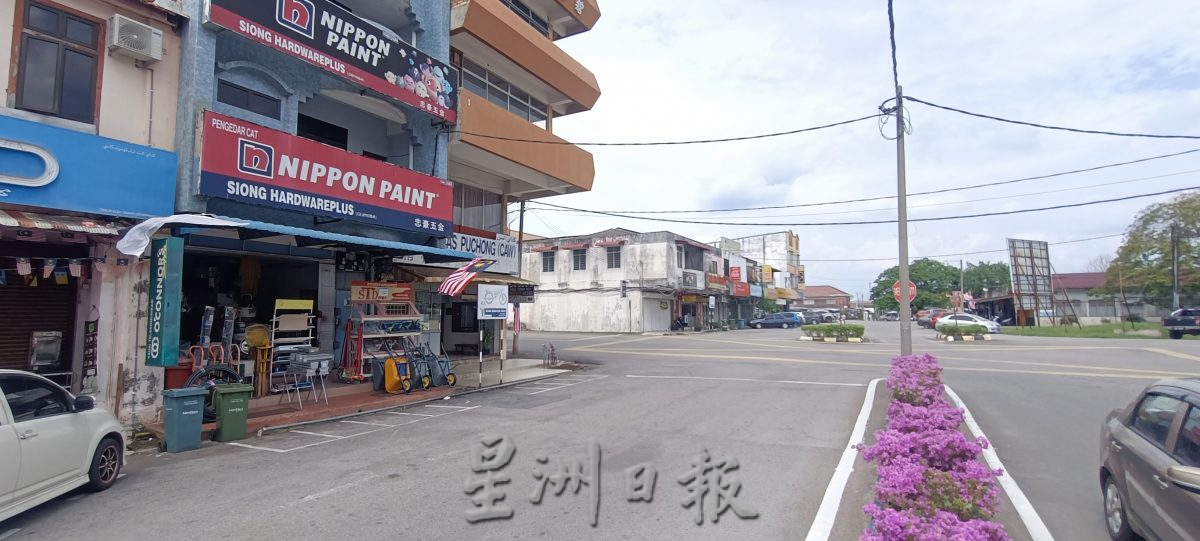 东：妇女掠夺直凉金铺的项链