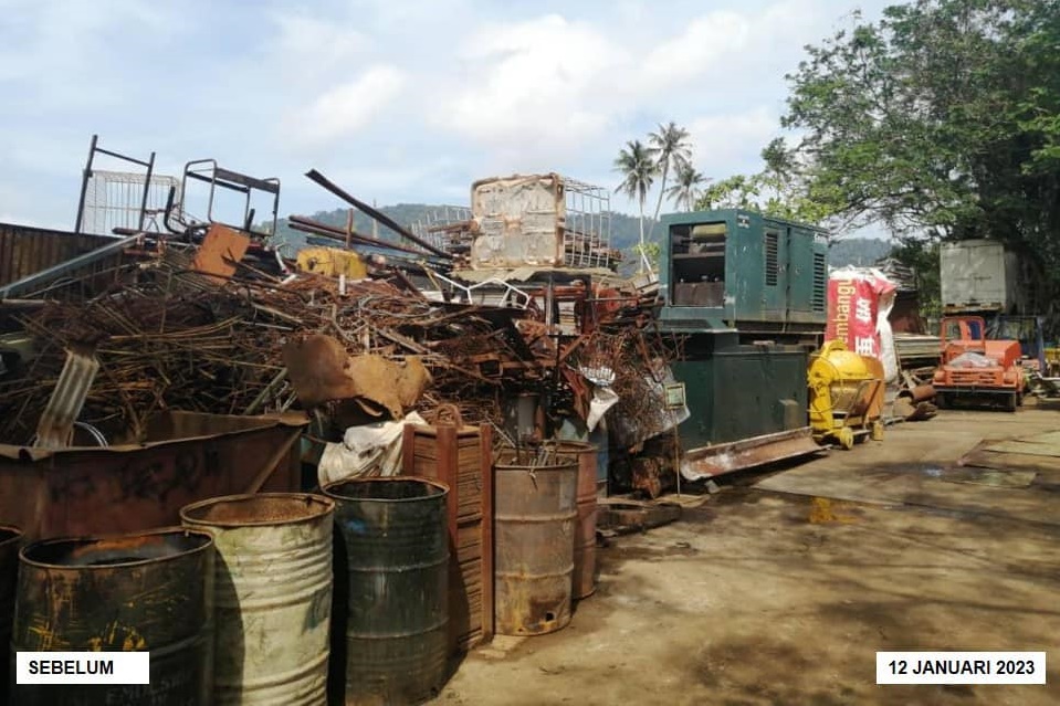 东：废铁商接指示，亲自拆除非法仓库清空地段。