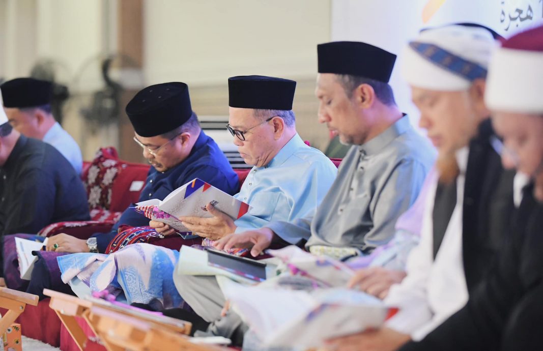 东:彭大臣:佐哈里坠机罹难,委员会职务由其他州行政议员分担。