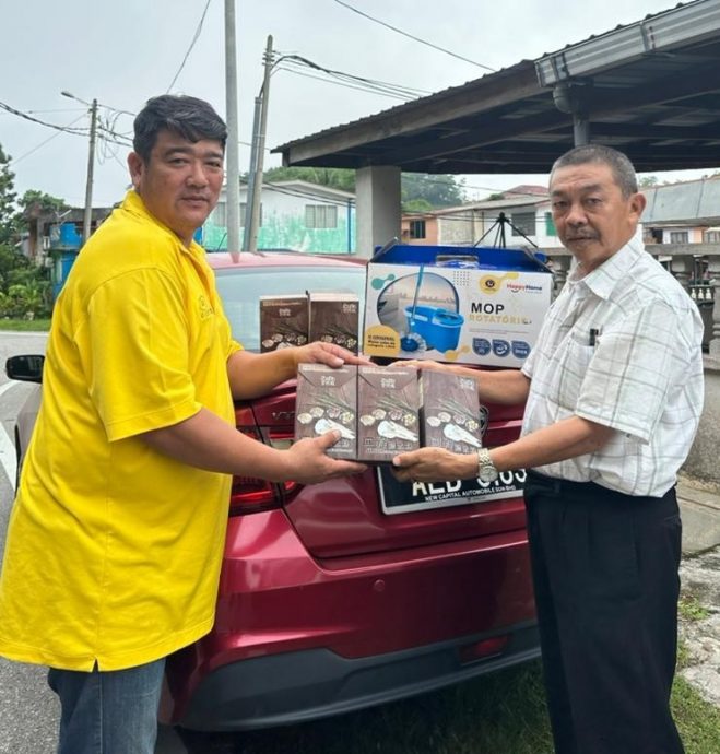 东：文达华小情义嘉年华再获4名商家报效电子产品