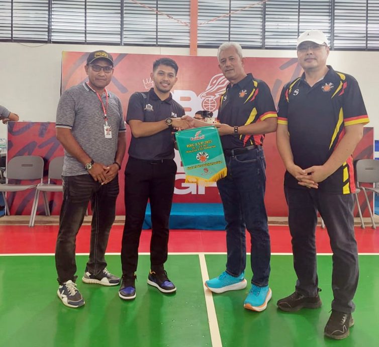 东:远征印尼国际RBC锦标赛,关丹篮总勇夺17岁以下冠军。