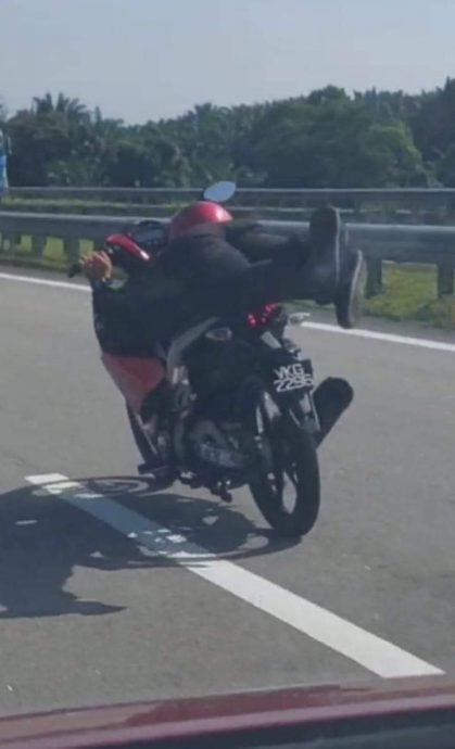 东:飚摩托车 给你红