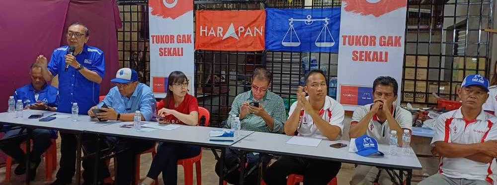 东:马华话望生区会主席徐先权要求丹州唯一获胜的巫统州议员莫哈末沙布丁,在未来5年内扮演与联邦团结政府的媒介,尽量将中央的资源全部注入话望生,来推动各项硬体设备建设和人文发展计划。