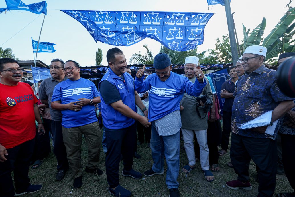 东:龙运600名土团党员加入巫统